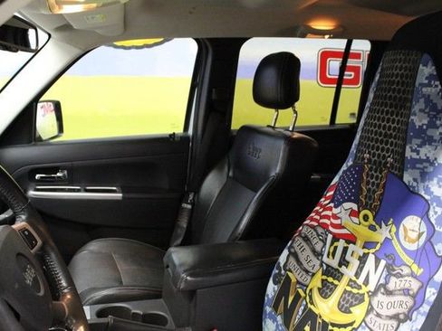 Used 2010 Jeep Liberty Limited image 19