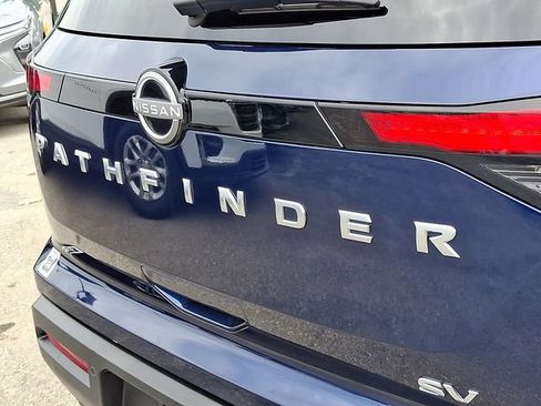 Used 2024 Nissan Pathfinder SV FWD image 30
