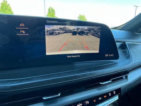 Used 2024 Cadillac XT4 Premium Luxury image 33