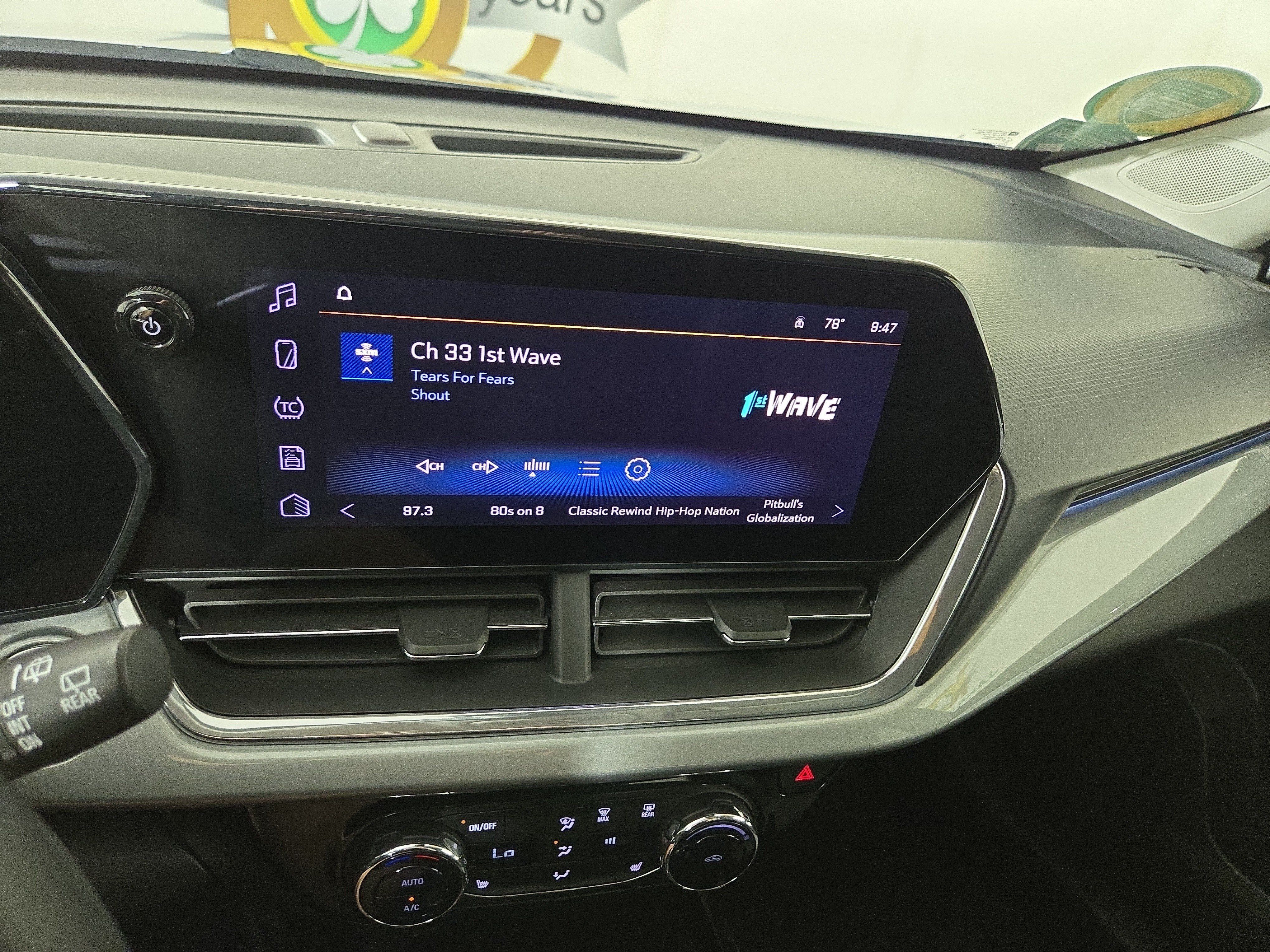 Used 2024 Chevrolet Trax LT w/ Driver Confidence Package FWD image 19