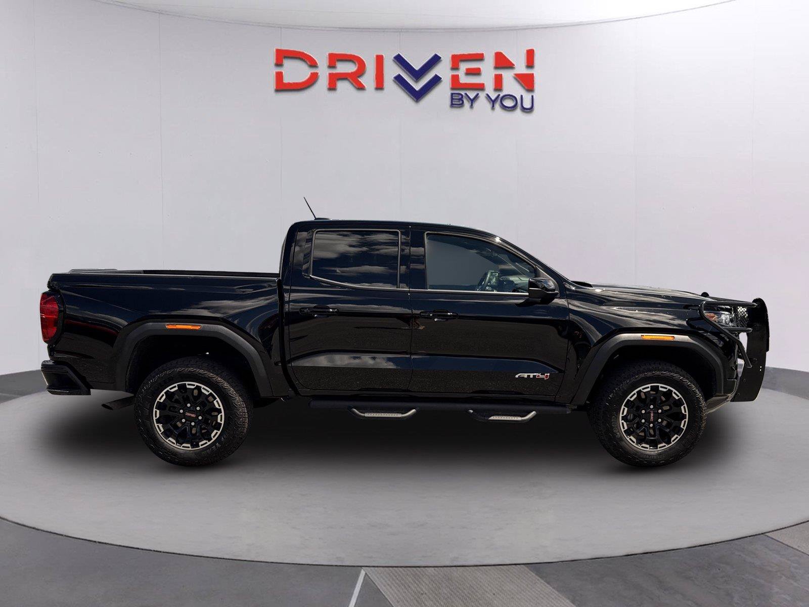 Used 2026 GMC Canyon AT4 w/ AT4 Premium Package AWD/4WD image 3