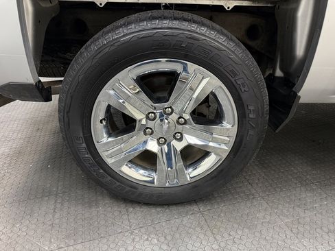 Used 2018 Chevrolet Silverado 1500 Custom w/ Custom Value Package image 12