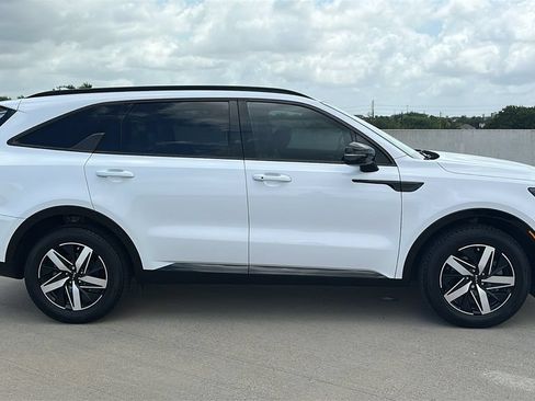 Used 2022 Kia Sorento S w/ Panoramic Sunroof Package FWD image 14