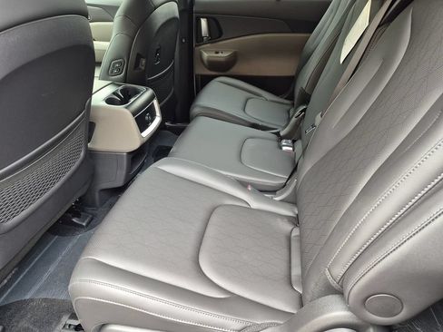 New 2026 Kia Carnival EX FWD image 12