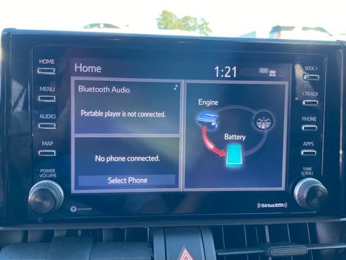 Used 2021 Toyota RAV4 SE image 24