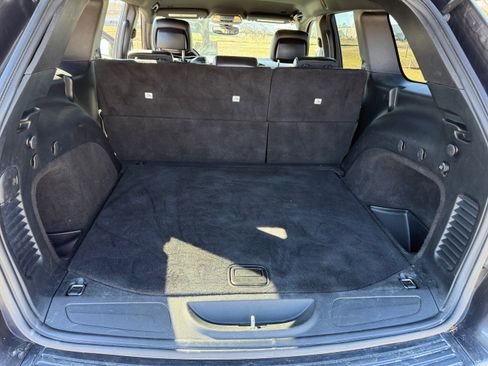 Used 2019 Jeep Grand Cherokee Altitude image 11