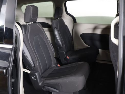 Used 2023 Chrysler Voyager LX FWD image 24