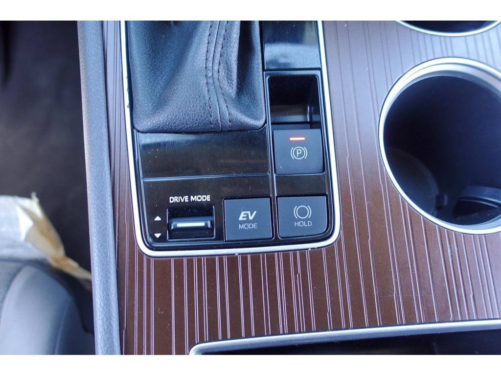 Certified 2023 Toyota Sienna LE FWD image 20