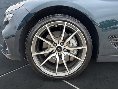 Used 2024 Genesis G70 2.5T image 14