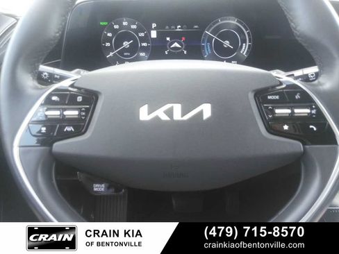 Certified 2024 Kia Niro Wind FWD image 8