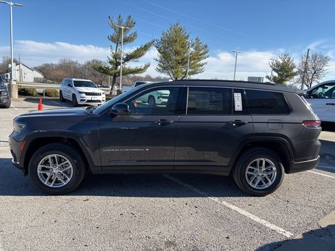New 2026 Jeep Grand Cherokee L Laredo image 17