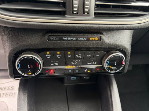 Used 2022 Ford Escape SEL image 26