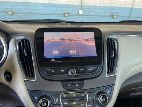 Used 2024 Chevrolet Malibu LT image 17