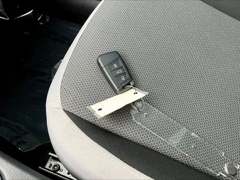 Used 2023 Volkswagen Taos S image 13