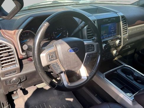 Used 2017 Ford F250 Platinum w/ FX4 Off-Road Package AWD/4WD image 13