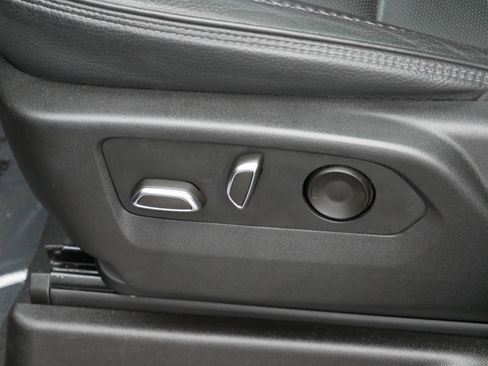 Used 2022 GMC Yukon Denali w/ Denali Premium Package image 20