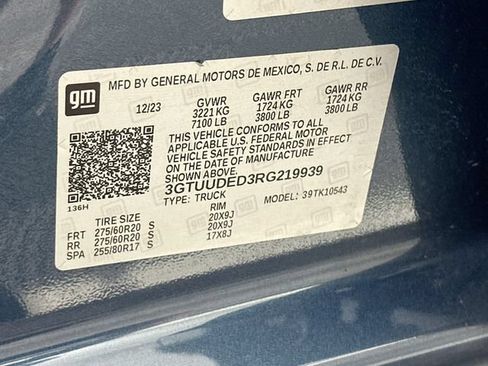 Used 2024 GMC Sierra 1500 SLT w/ SLT Premium Plus Package AWD/4WD image 36