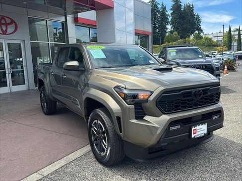 Certified 2026 Toyota Tacoma TRD Sport AWD/4WD image 12