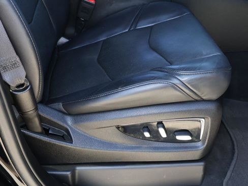 Used 2017 Cadillac Escalade Luxury image 23