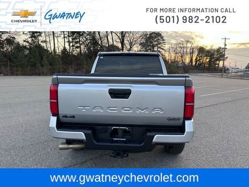 Used 2025 Toyota Tacoma TRD Off-Road image 6