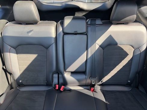 Used 2022 Ford Edge ST-Line image 24