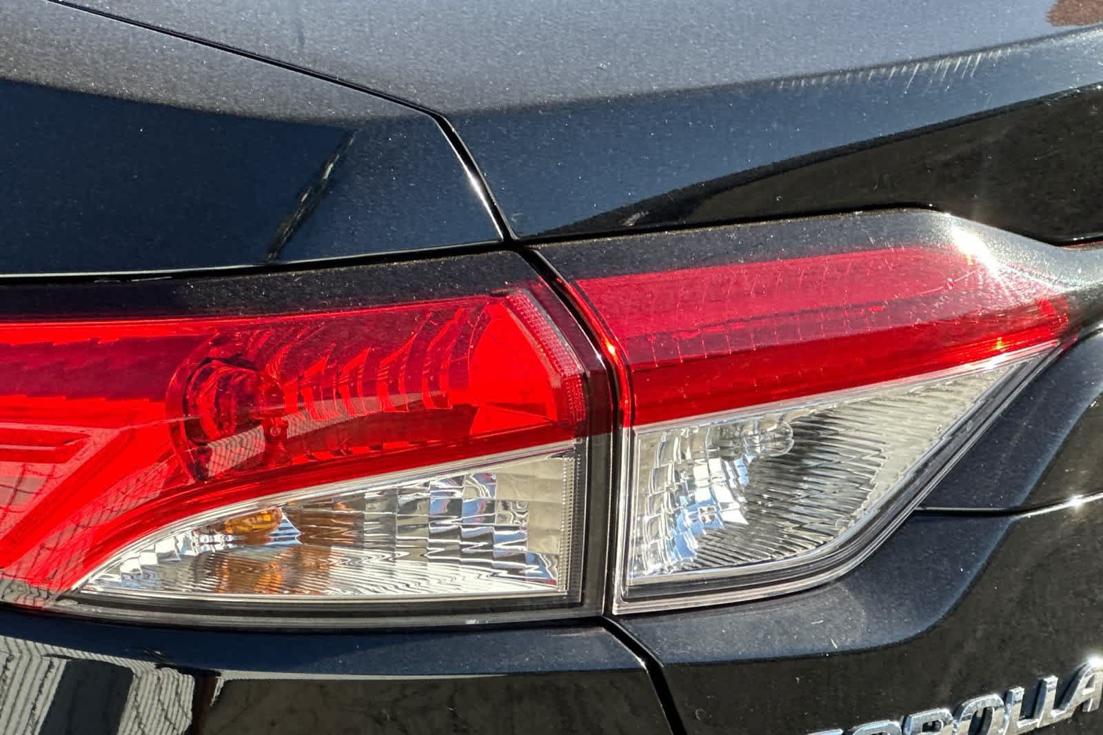 Used 2025 Toyota Corolla LE FWD image 33
