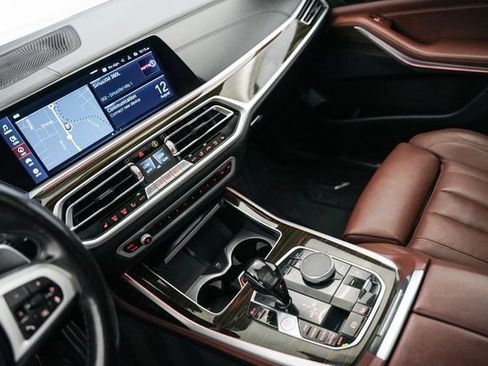 Used 2021 BMW X7 xDrive40i w/ M Sport Package AWD/4WD image 52