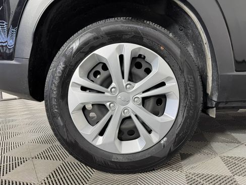 Used 2024 Chevrolet Trax LS w/ Driver Confidence Package image 43