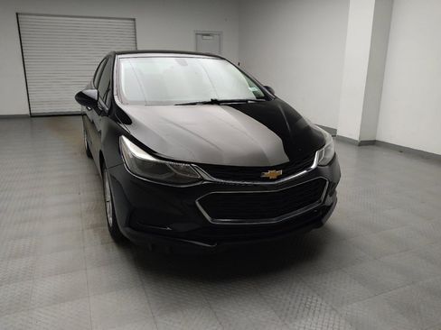 Used 2018 Chevrolet Cruze LT FWD image 14