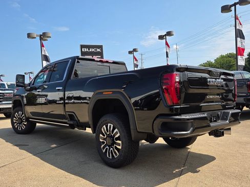 New 2026 GMC Sierra 3500 Denali Ultimate AWD/4WD image 17