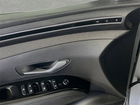 Used 2024 Hyundai Tucson Limited image 11