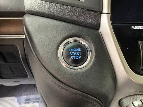 Used 2016 Toyota Land Cruiser AWD/4WD image 21