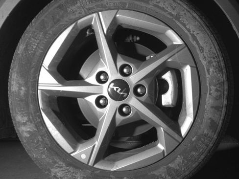 Used 2025 Kia K4 LXS image 13