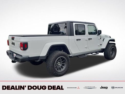 Used 2022 Jeep Gladiator Sport AWD/4WD image 6