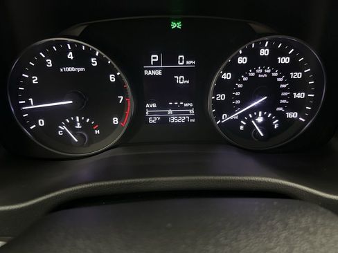 Used 2017 Hyundai Elantra SE FWD image 25
