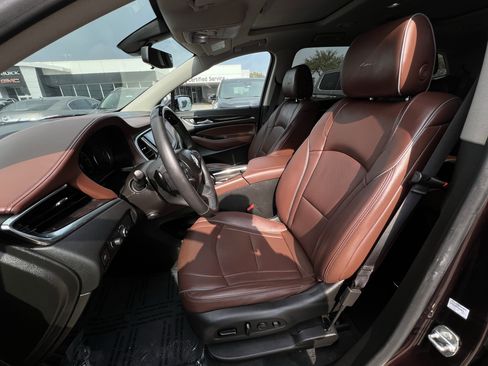 Used 2021 Buick Enclave Avenir w/ Avenir Technology Package image 22