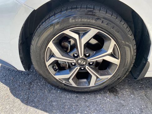 Used 2019 Kia Forte EX FWD image 22