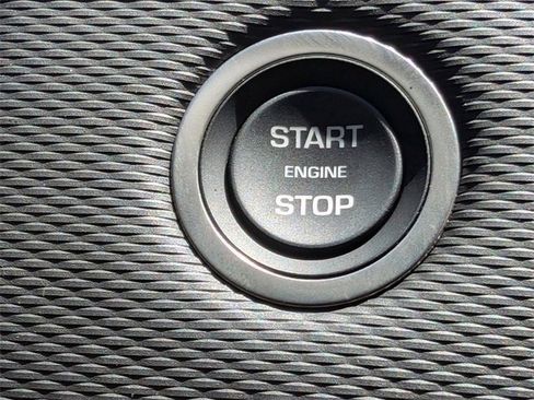 Used 2024 Land Rover Discovery Sport Dynamic SE image 16