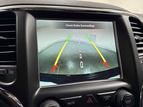 Used 2018 Jeep Grand Cherokee Altitude image 19