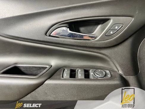 Used 2019 Chevrolet Equinox LT FWD image 27