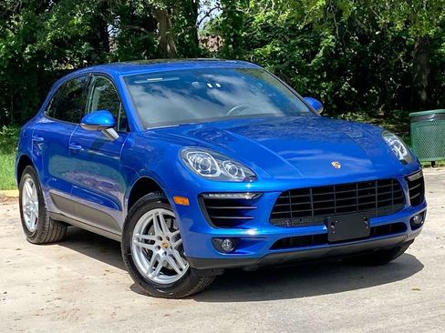 Used 2018 Porsche Macan Sport Edition image 3