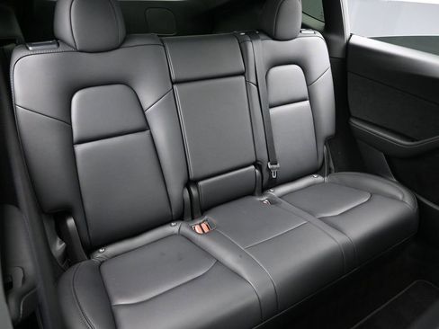 Used 2023 Tesla Model Y Long Range image 29