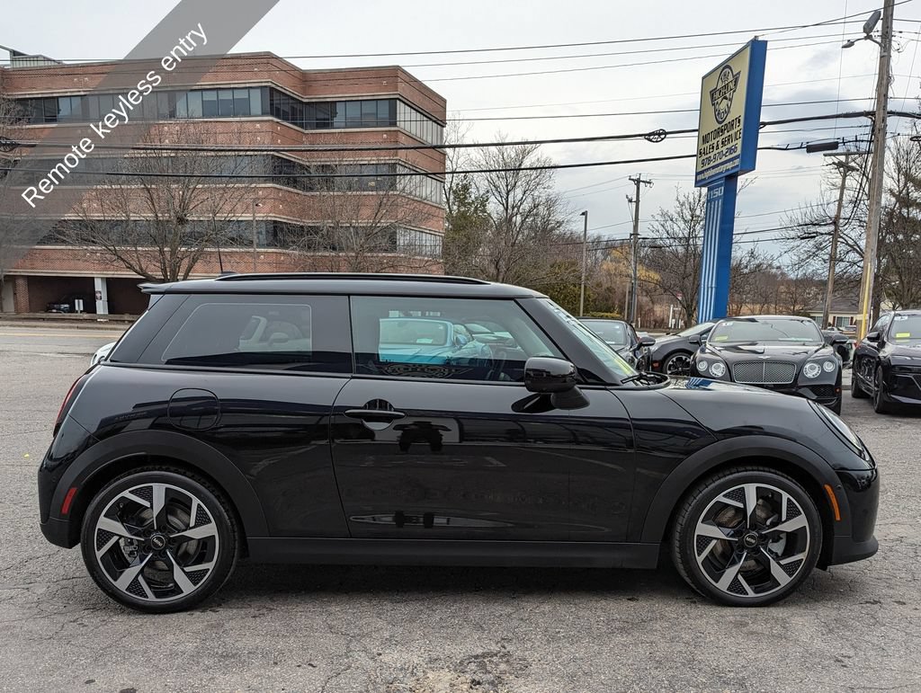Used 2025 MINI Cooper S FWD image 7