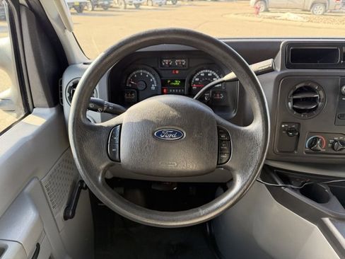 Used 2014 Ford E-150 and Econoline 150 image 27
