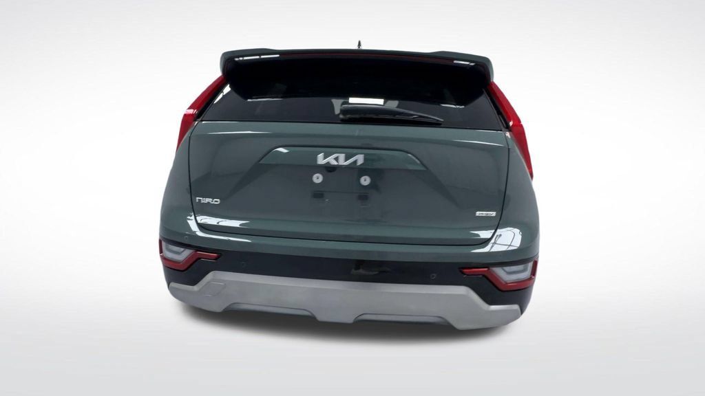 Used 2024 Kia Niro SX Touring FWD image 7