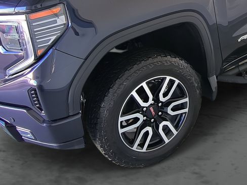 Used 2025 GMC Sierra 1500 AT4 image 7
