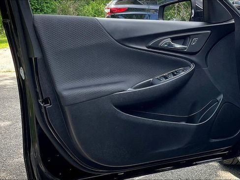 Used 2025 Chevrolet Malibu LT image 24