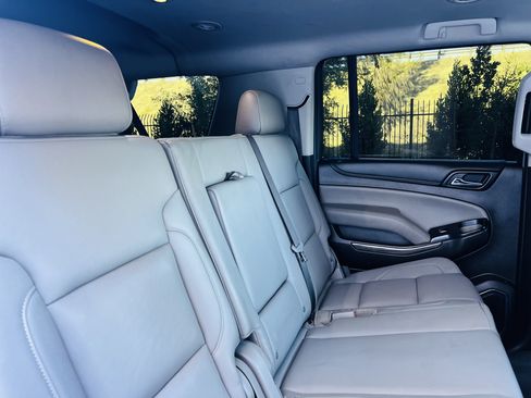 Used 2019 Chevrolet Suburban LT AWD/4WD image 15