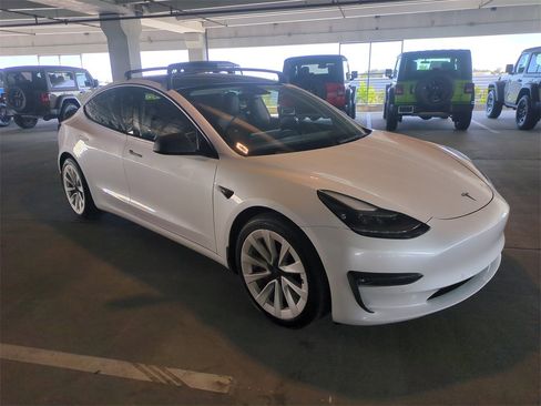 Used 2022 Tesla Model 3 Long Range image 2