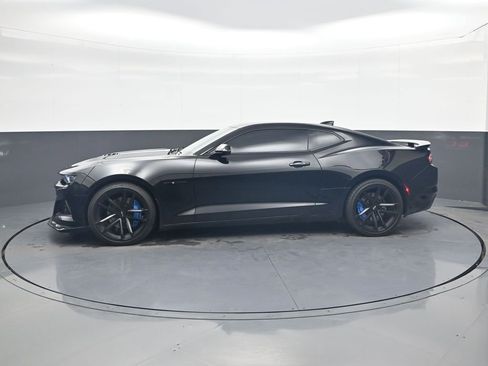 Used 2019 Chevrolet Camaro SS image 2